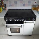 Clean hob | Clean Oven Belfast | Oven Cleaning NI | Oven Clean ni | Kitchen Cleaning NI | Oven Cleaning Belfast | Kitchen Appliance Cleaning Belfast | Oven Clean NI